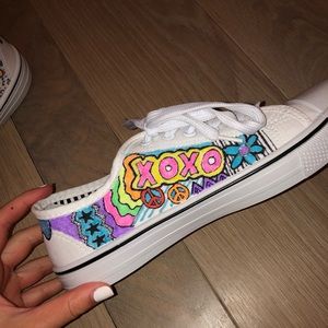 Vibey women’s canvas sneakers